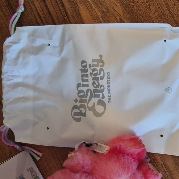 BIE Labubu "Love" Plush Pendant ❤️ - Picture 3 of 6